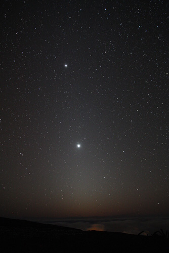 Venus und Jupiter im Zodiakallicht